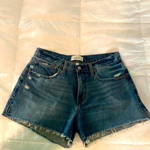 Abercrombie & Fitch Mid Rise Boyfriend Short Sz10